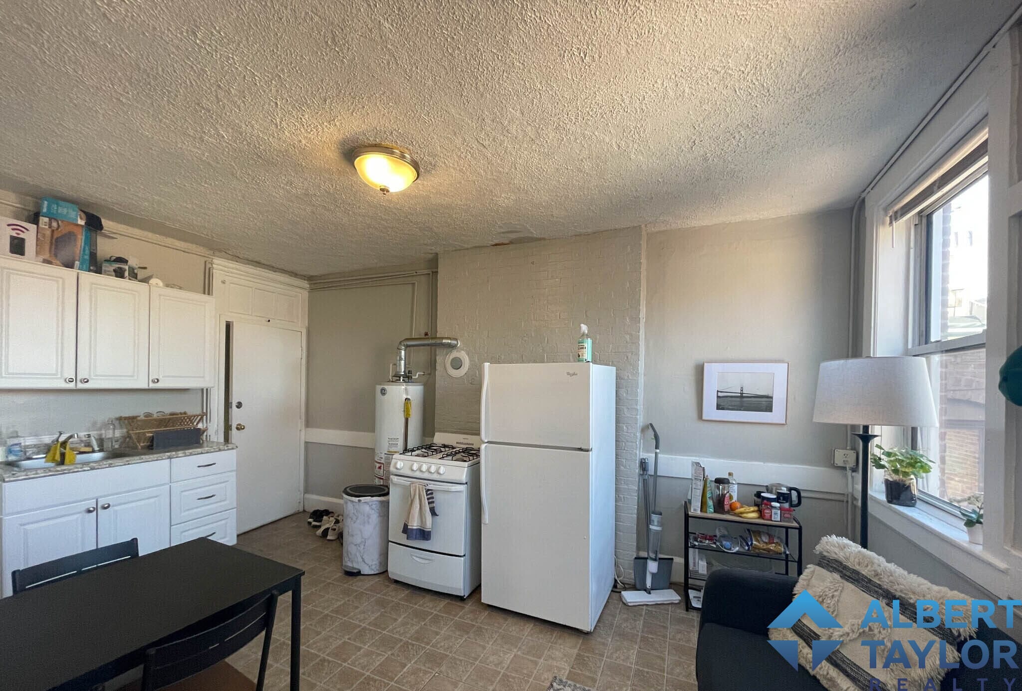 Building Photo - 172 Endicott St