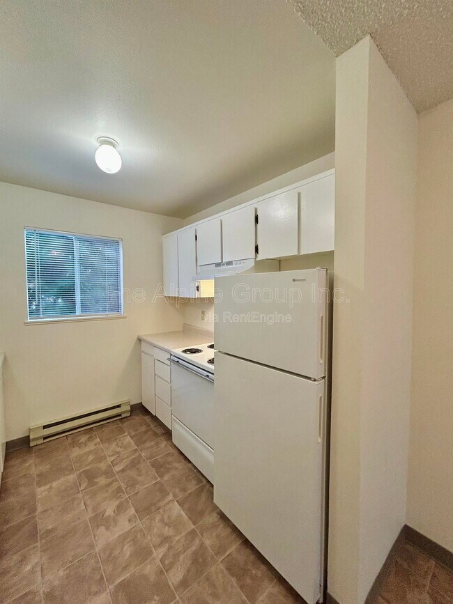 Building Photo - 12400 SW Chaps Ct