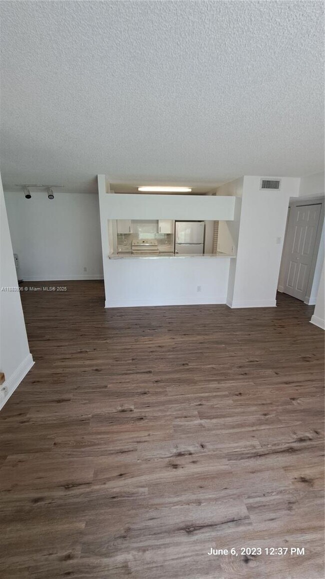 Building Photo - 15770 SW 106th Terrace