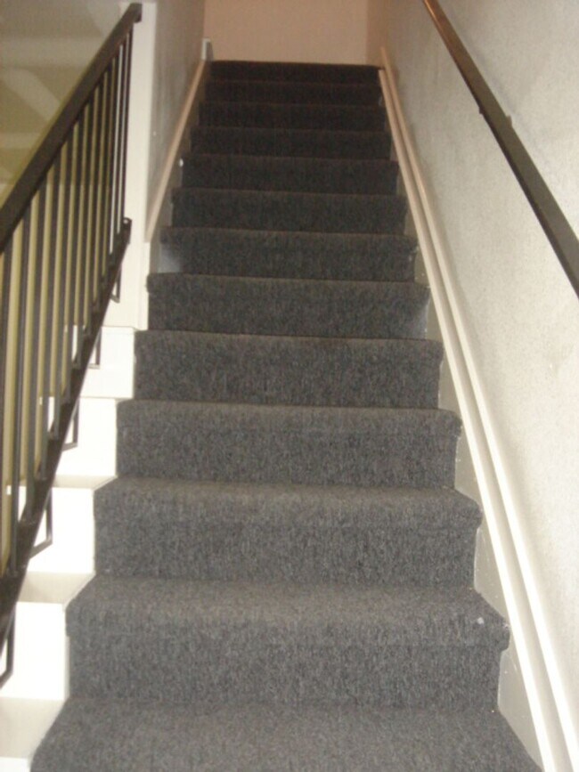 Building Photo - 5101 Martin Ave