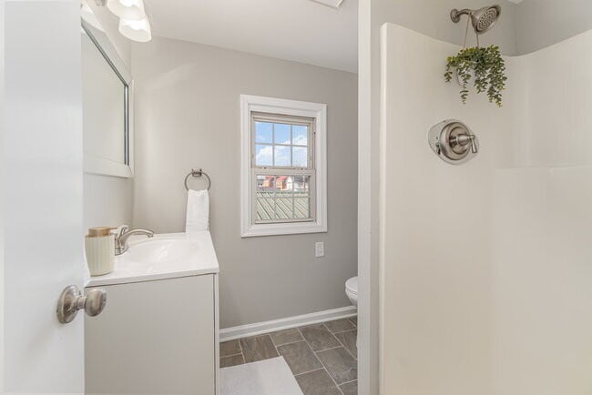 Building Photo - 28 W Main St