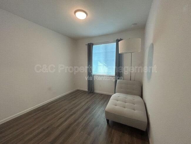 Building Photo - 360 Pear Tree Ter