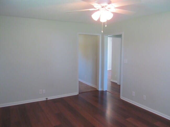 Building Photo - Pinnacle area