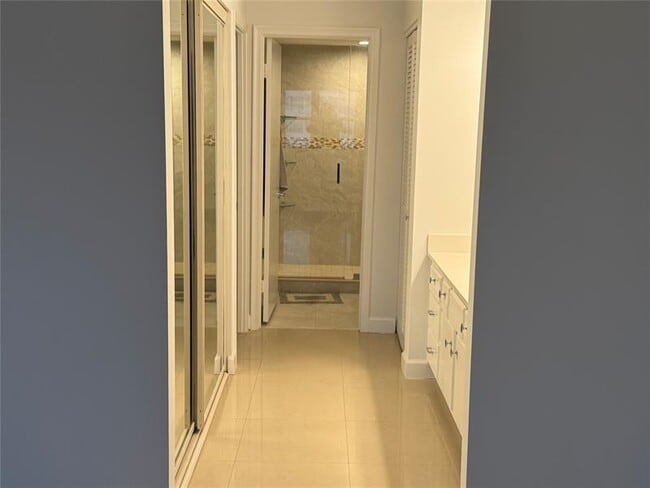 Building Photo - 5100 N Ocean Blvd