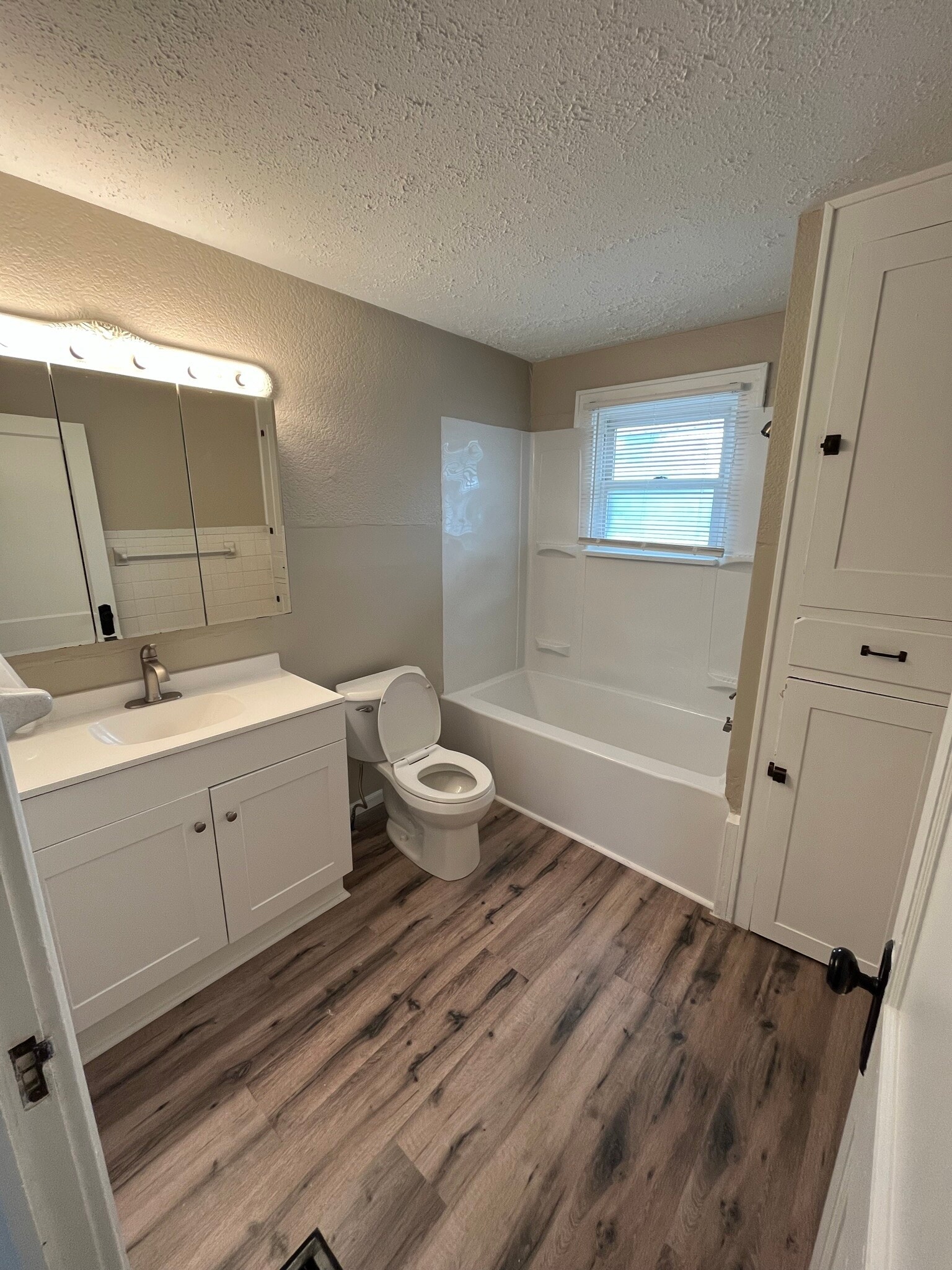 Building Photo - 211 Snyder St