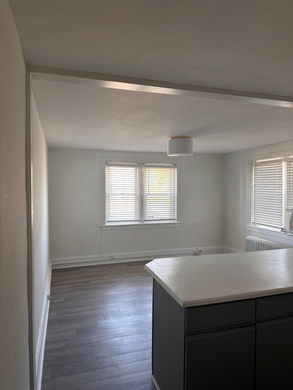 Building Photo - 841 1/2 Lancaster Avenue, Second Floor