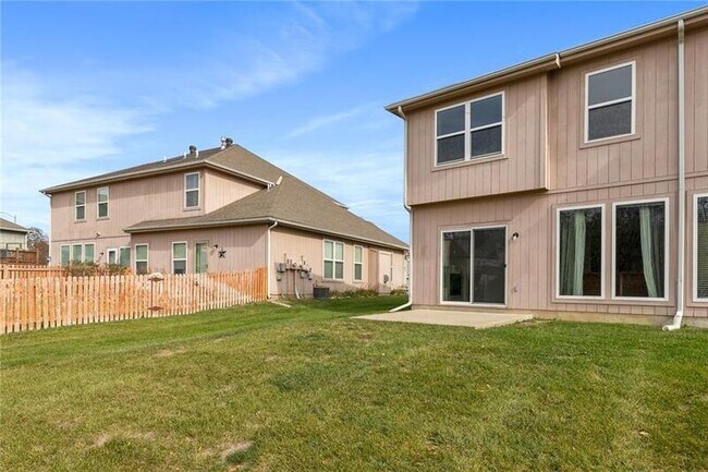 Building Photo - 2020 Madison Dr