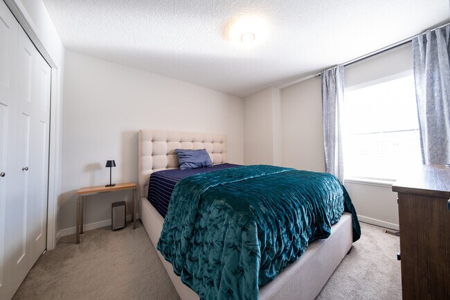 Building Photo - 2209 Gateway Curv