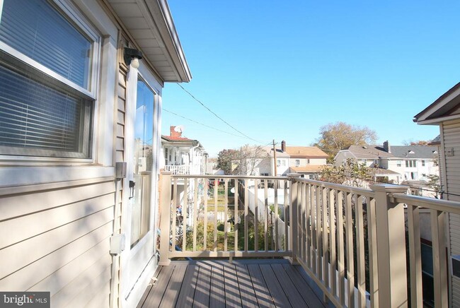 Building Photo - 2004 Trenton Ave