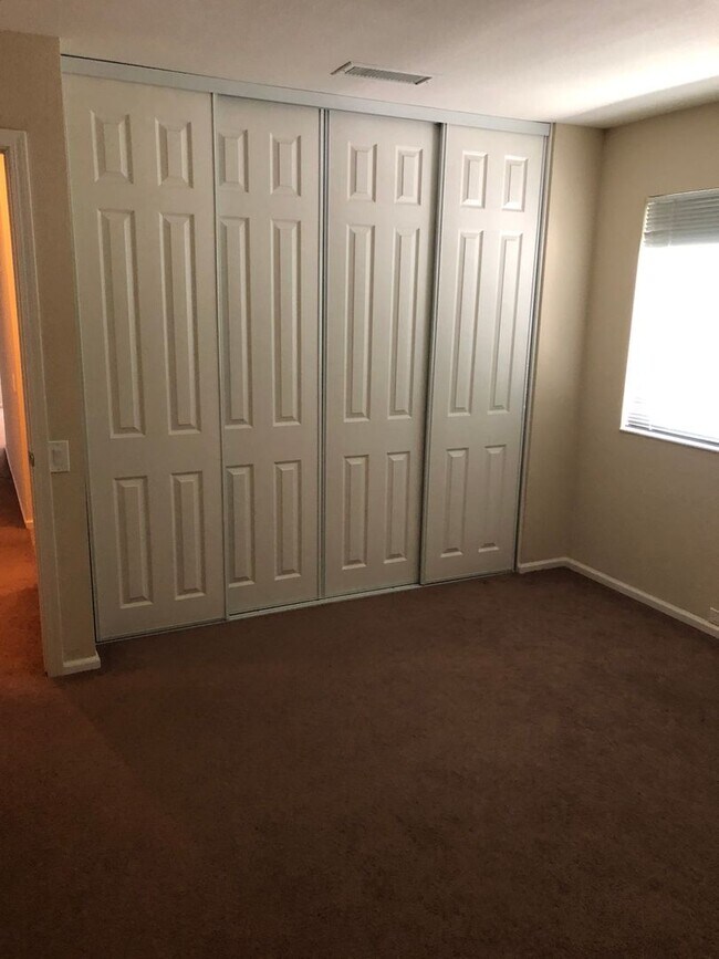 Building Photo - NICE 2ND STORY CONDO IN WOODSIDE SIERRA GA...