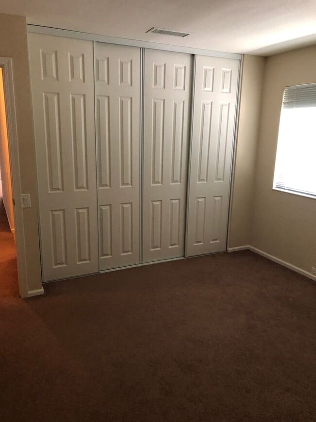 Building Photo - NICE 2ND STORY CONDO IN WOODSIDE SIERRA GATED COMMUNITY NEAR LOEHMANN'S PLAZA!