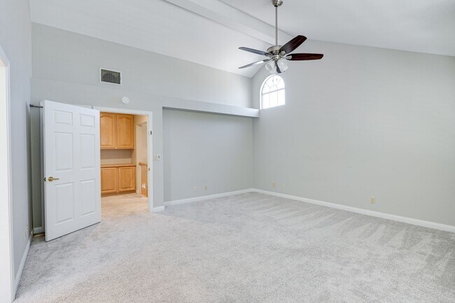Building Photo - Luxury Meets Comfort in This Beautiful 4-Bedroom Retreat