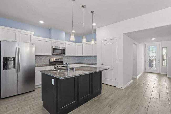 Building Photo - 4-Bed, 3.5-Bath Home in 79928