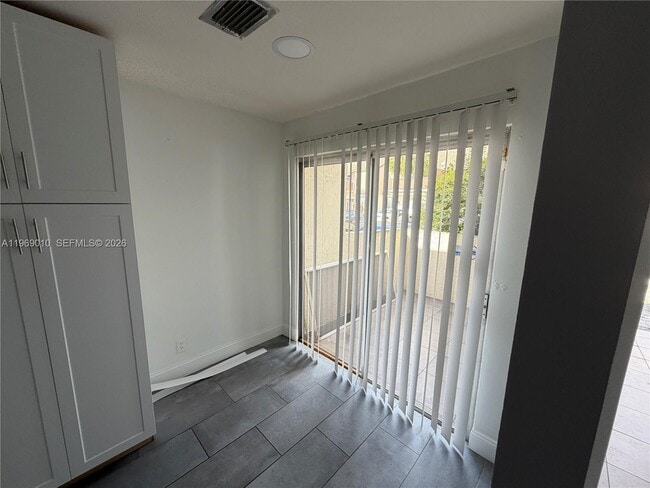 Building Photo - 853 NW 81st Terrace