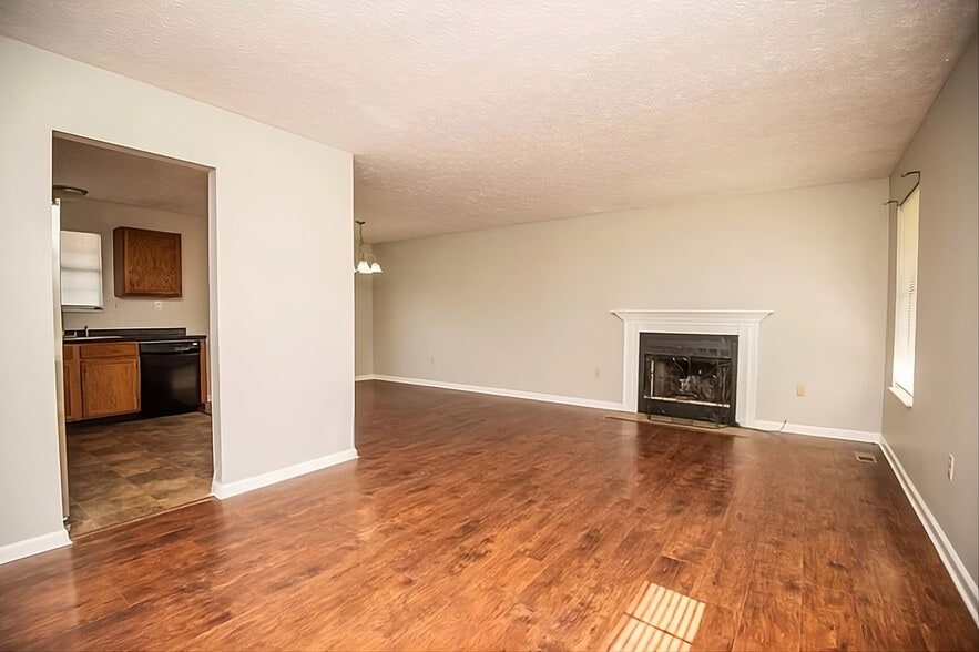 Building Photo - 2909 Selma Ave