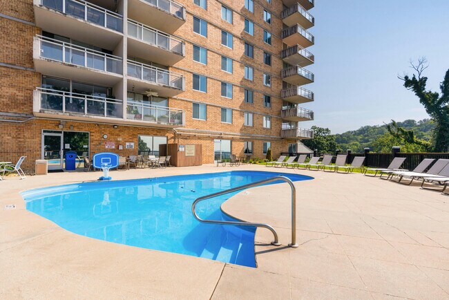 Building Photo - 1131 Stringers Ridge Rd