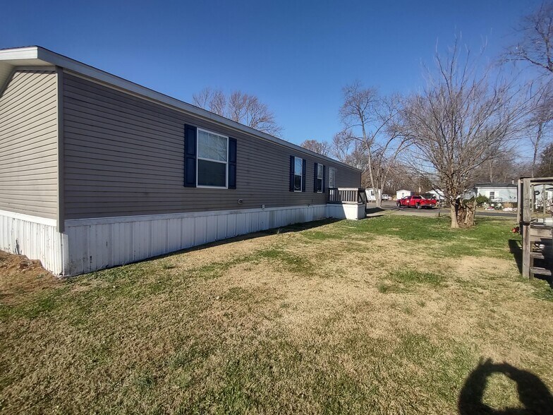 Building Photo - 2304 Wellington Green Dr