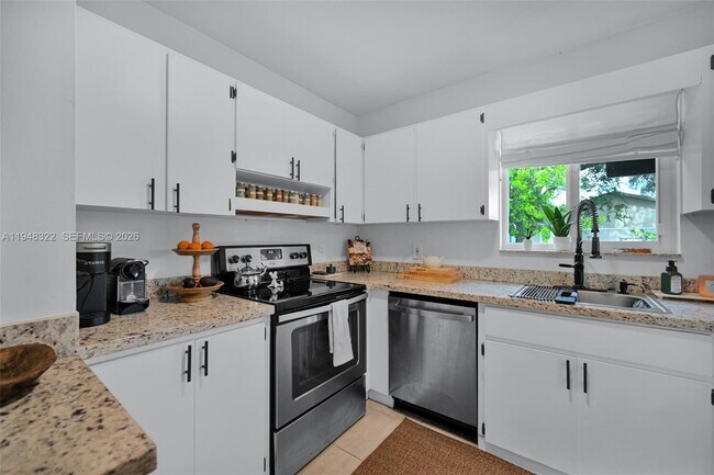 Building Photo - 8780 SW 200th Terrace