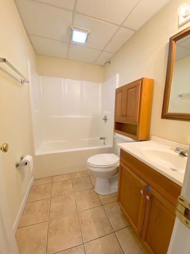 Building Photo - West Asheville Basement Apartment