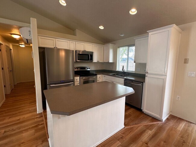 Building Photo - COMING SOON 3 Bedroom 2 Bath Single Family House