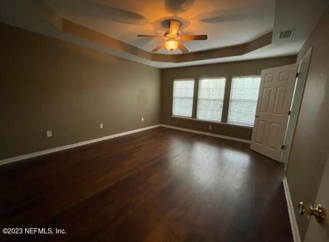 Building Photo - 11043 Castlemain Cir E