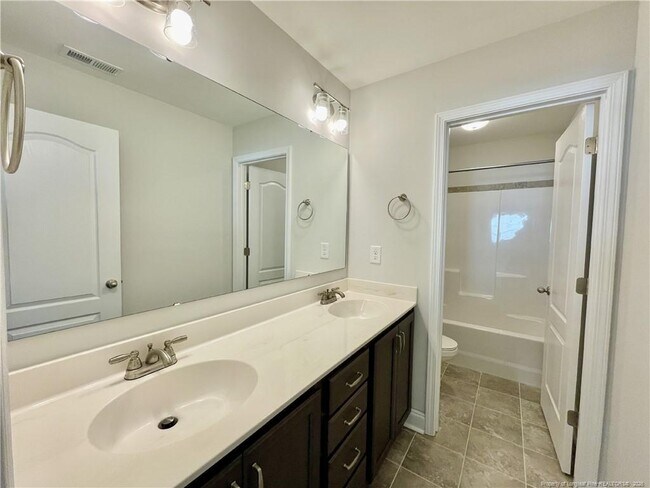 Building Photo - 155 Cromwell Ct