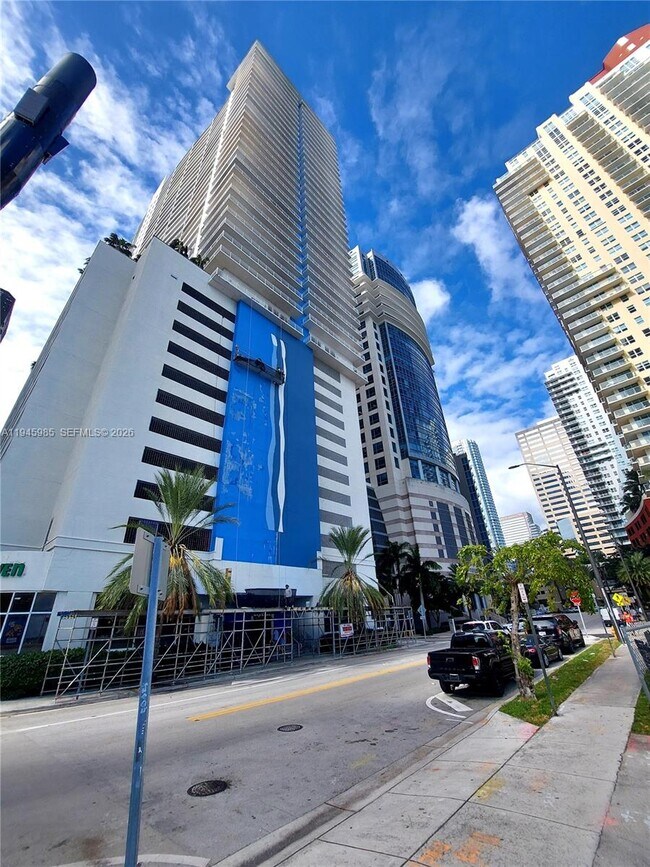 Building Photo - 1200 Brickell Bay Dr