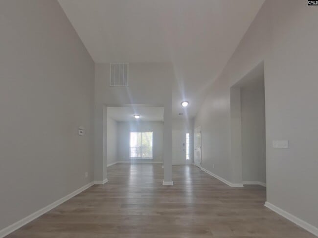 Building Photo - 111 Glendevon Way