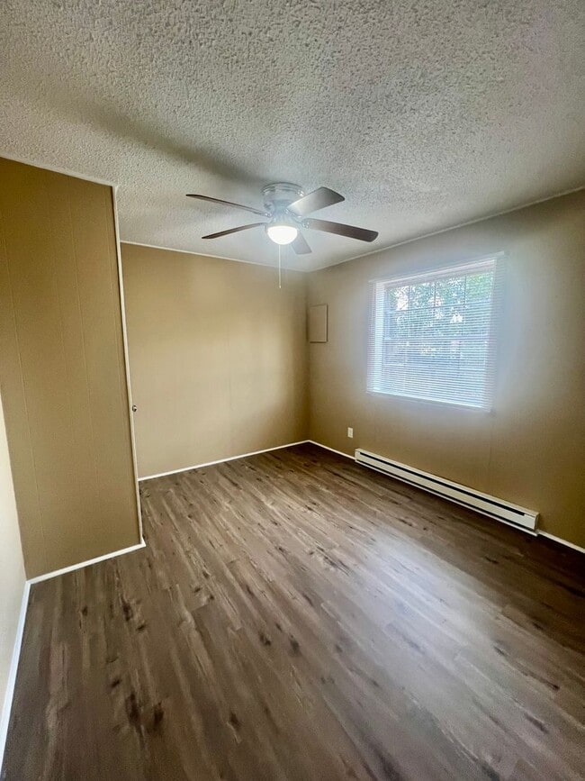 Building Photo - 615/617 Texas Ave