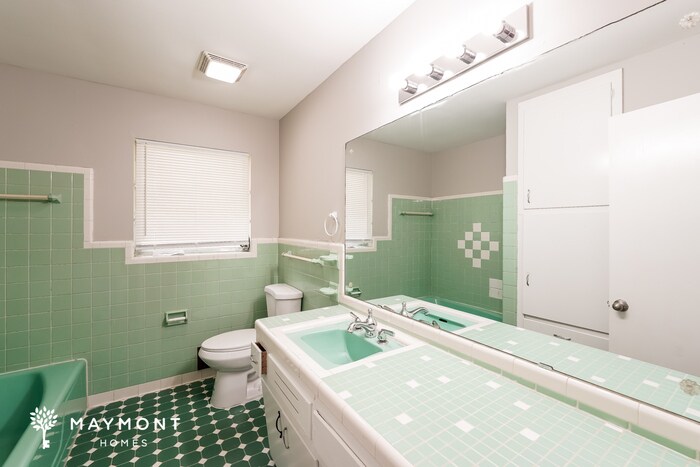 Building Photo - 455 5th Ave SW