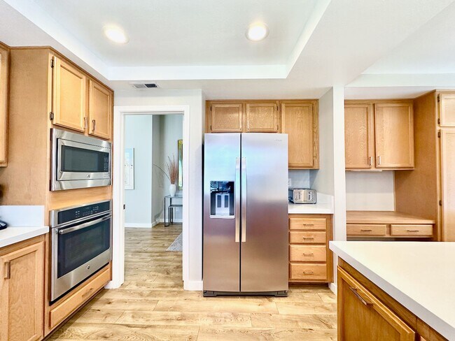Building Photo - FOR RENT Call For Availability 3Br/3Ba 2128 Sqft Fully Furnished Del Mar Heights Vacation Home, C...