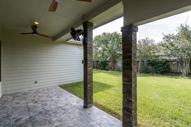 Building Photo - 9503 Tartan Manor St