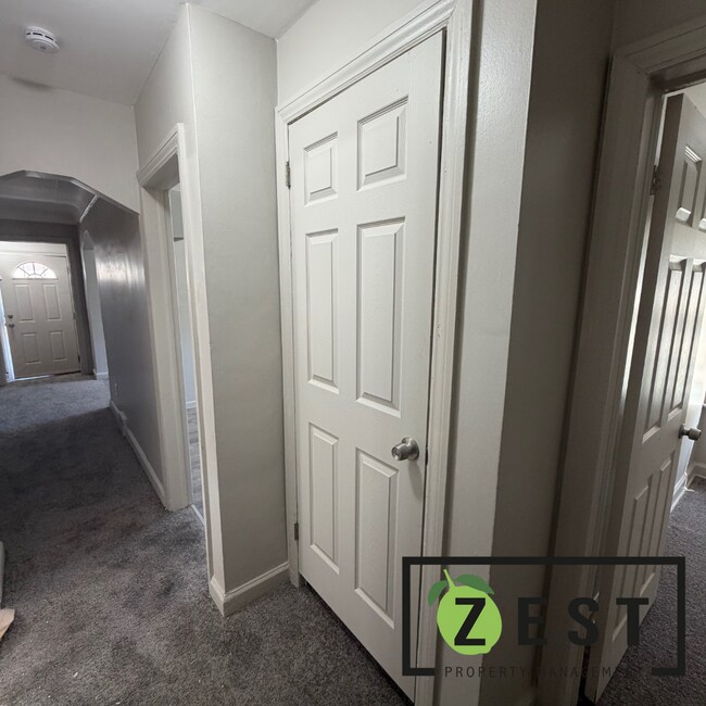 Building Photo - OPEN HOUSE 5/13! 3-3:30 PM!!! Beautiful 3 bedroom 1 Bath