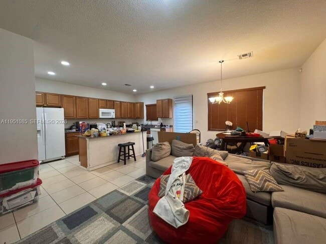 Building Photo - 772 NE 191st Ter