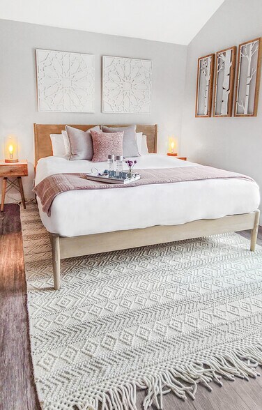 Building Photo - 1530 Empire Ave