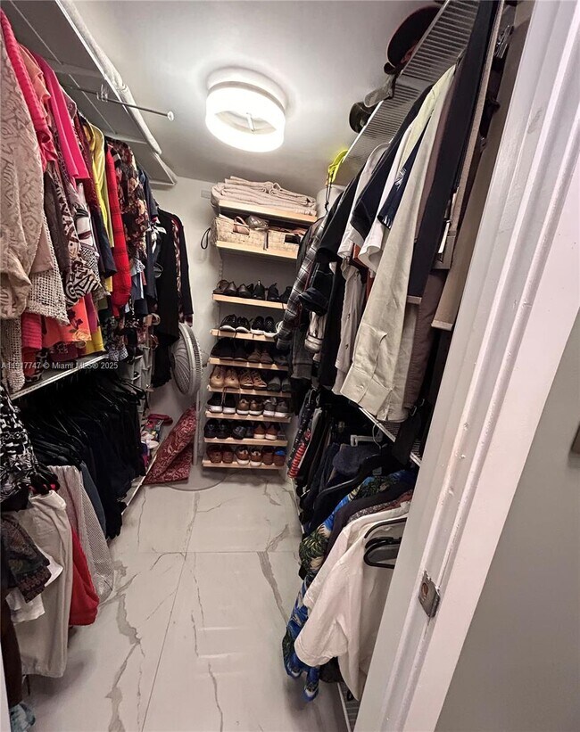 Building Photo - 3725 S Ocean Dr