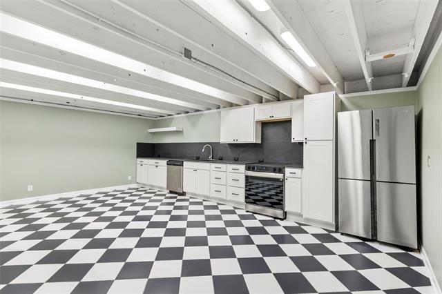 Building Photo - 306 S Walton St