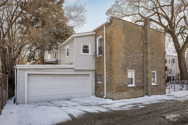 Building Photo - 5316 N Bowmanville Ave