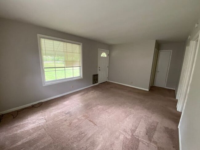 Building Photo - Cute 1 Bedroom in East Nashville!