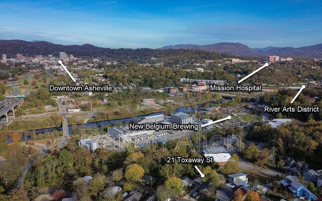 Building Photo - 21 Toxaway St