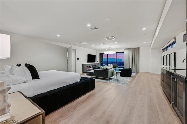 Building Photo - 807 Magnum Cliff Ct