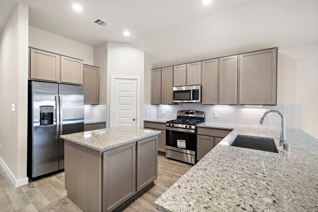 Building Photo - 3327 Tilley Dr