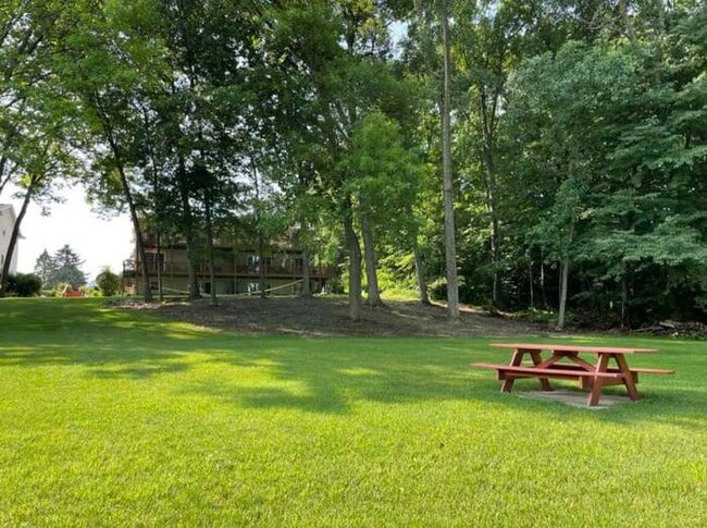 Building Photo - 6495 Bella Vista Dr NE