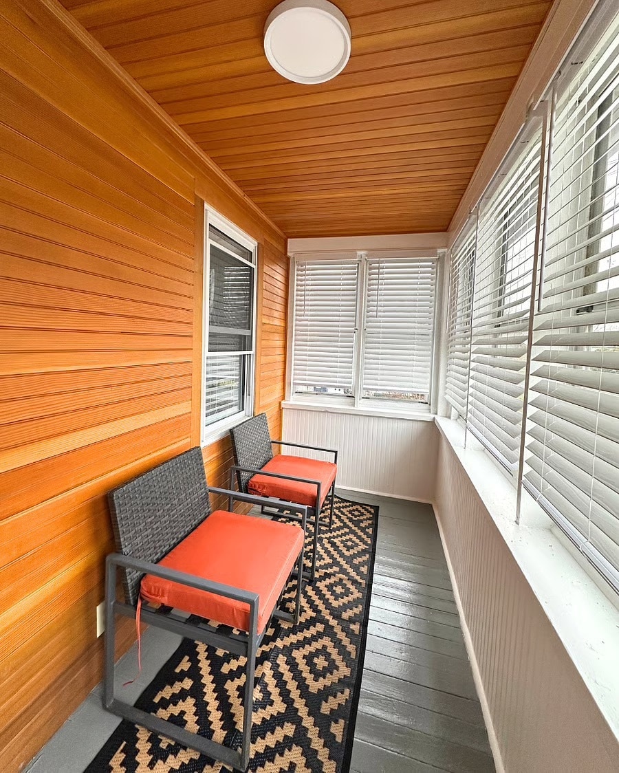 sunroom - 22 Allessio St