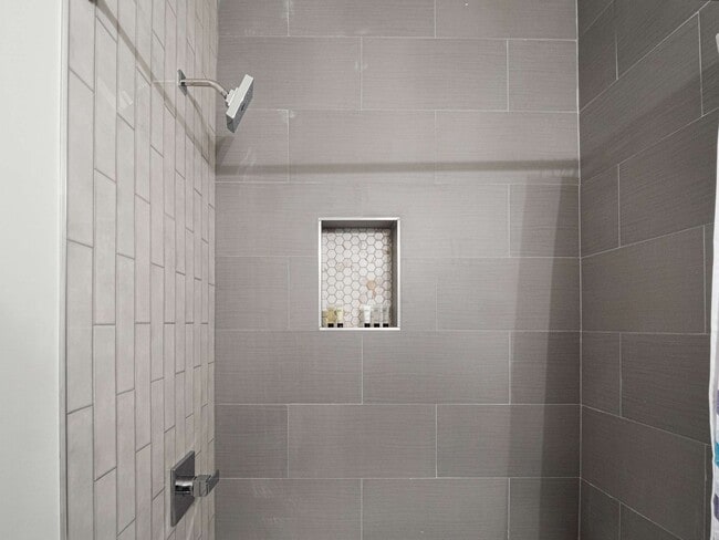 1st floor bathroom - 1371 Lyle Ave