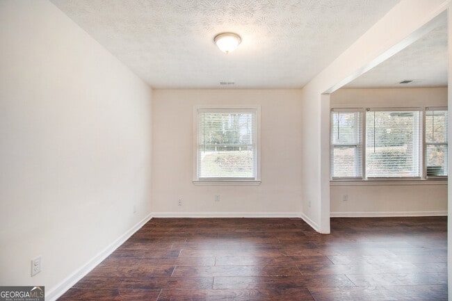 Building Photo - 2087 Austin Dr