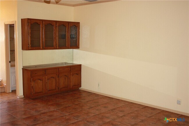 Building Photo - 421 Watts Ln