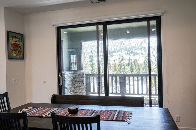Building Photo - Live Comfortably at CreekHouse – Available...