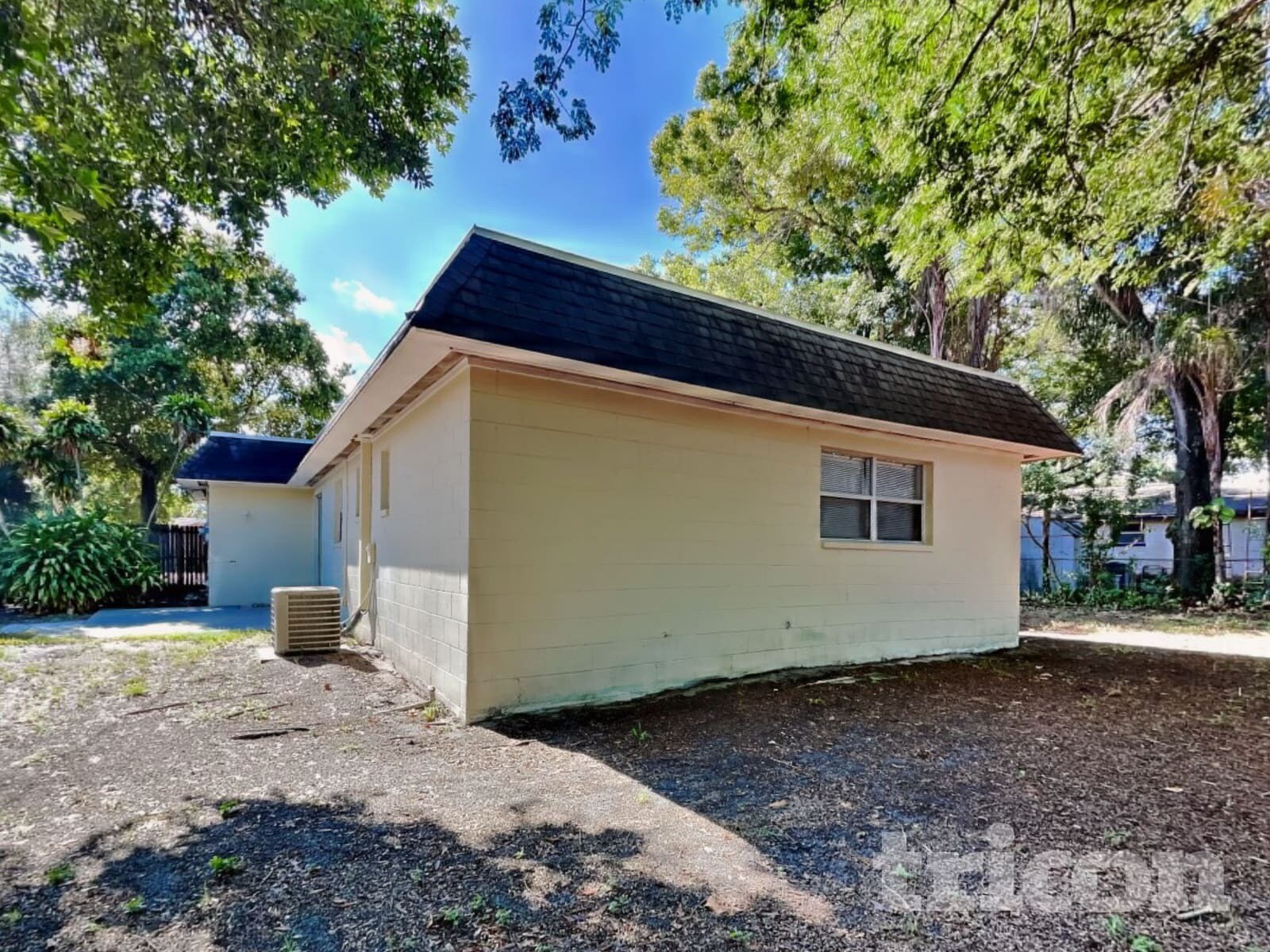 Building Photo - 8664 Mockingbird Ln