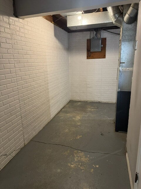 Building Photo - "Charming 2-Bed Multiplex in Davenport wit...